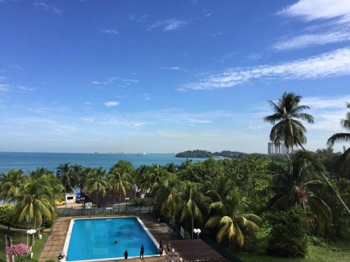 Comfy Beachfront View At Seri Bulan Condominium Teluk Kemang Beach Port Dickson Exterior photo